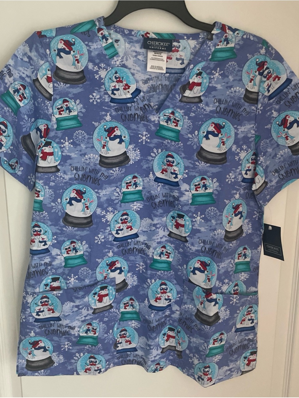 Frosty The Snowman Cherokee Scrubs M Shirt V Neck size Medium NWT